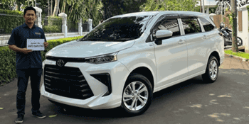 Mobil Toyota Avanza yang ideal untuk rental keluarga, tersedia untuk disewa dengan harga terjangkau.